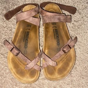 Size 39 Birkenstock’s (Yara)